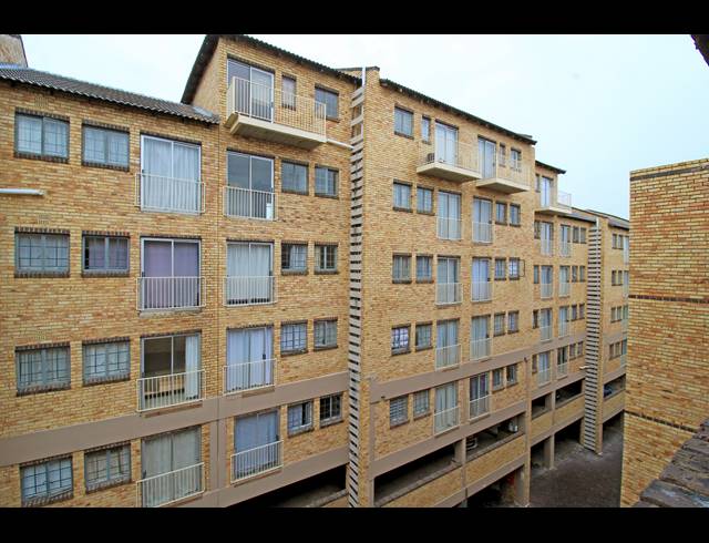 1 BEDROOM APARTMENT FOR SALE IN FERNDALE